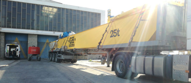 Nueva grúa puente con sincronización de otra existente en los talleres de Renfe de Valencia.