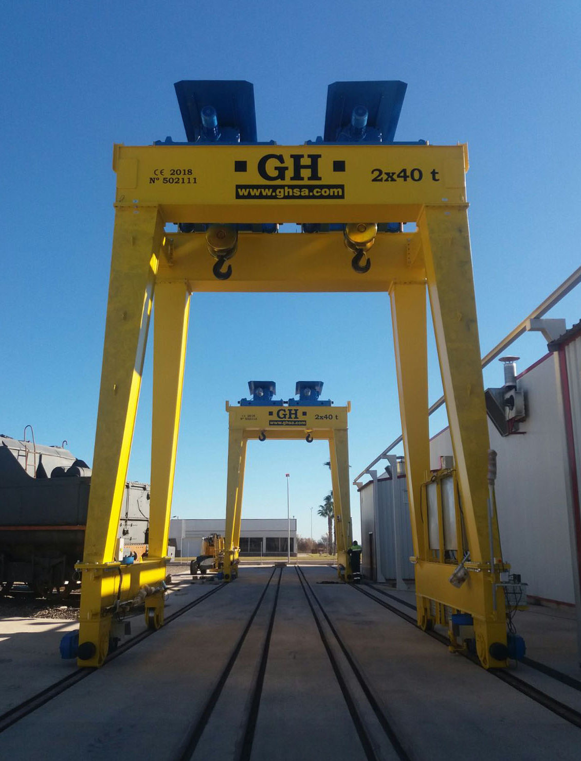 Stadler Valencia grúas pórtico