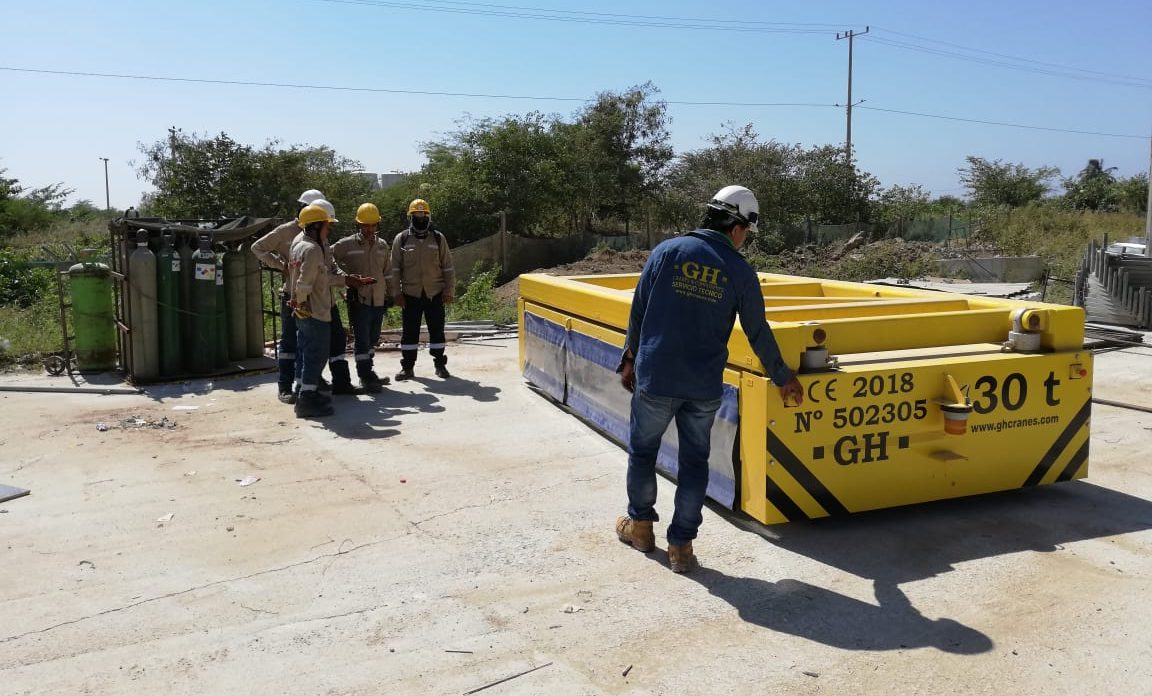 Entregados dos carretones con sistema de izaje hidráulico para Sacyr en Puente Pumarejo Barranquilla Colombia