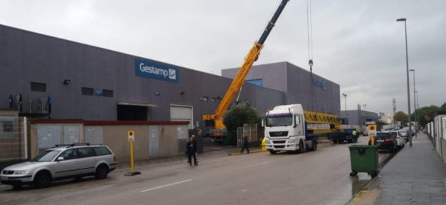 Diseño de grúa especial para las instalaciones de Gestamp en Valencia