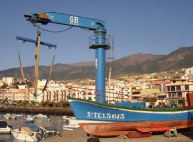 Lifting Vessels on Shore: Jibs