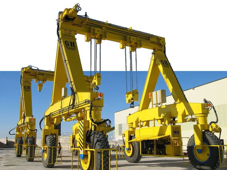 Automotive gantry crane on tires