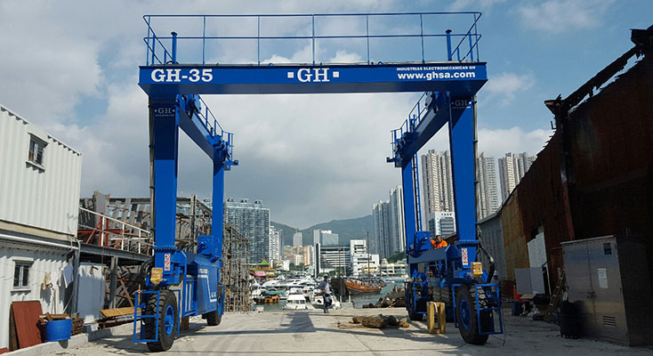 Automotive marine gantry crane