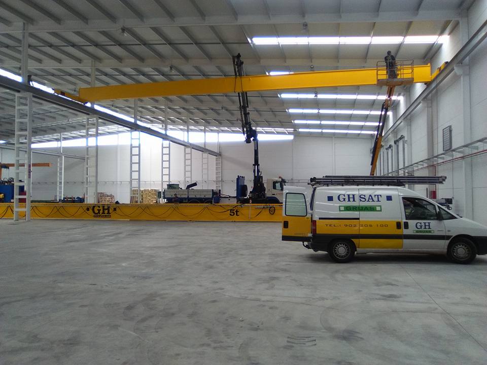 Instalación de grúa puente con polipasto de 5t de capacidad de elevación para Silos Cordoba Instalación de grúa puente con polipasto de 5t de capacidad de elevación para Silos Cordoba