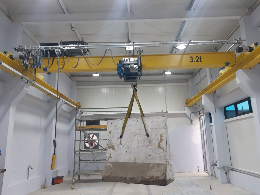 Cliente: Enel Distribución Perú. Lugar de instalación: Perú. Capacidad: 3,2t. Luz: 40m. Cliente: Enel Distribución Perú. Lugar de instalación: Perú. Capacidad: 3,2t. Luz: 40m.