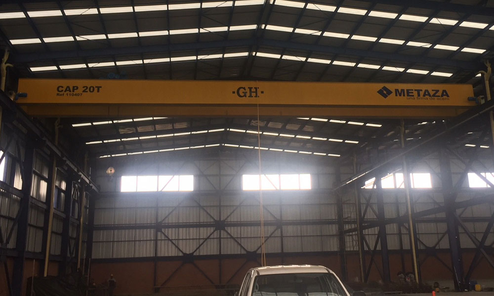 Cliente: METAZA S.A.. Lugar de instalación: Cali, Colombia. Capacidad: 20t. Luz: 24,5 m. Altura de elevación: 10m. Cliente: METAZA S.A.. Lugar de instalación: Cali, Colombia. Capacidad: 20t. Luz: 24,5 m. Altura de elevación: 10m.