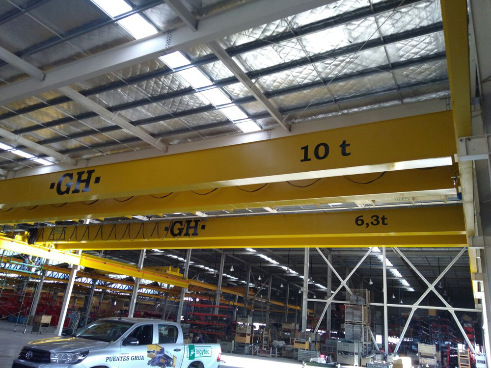 Cliente: Crucianelli. Lugar de instalación: Armstrong, Provincia de Santa Fe. Capacidad: 6,3 y 10 t.. Luz: 27m. Cliente: Crucianelli. Lugar de instalación: Armstrong, Provincia de Santa Fe. Capacidad: 6,3 y 10 t.. Luz: 27m.