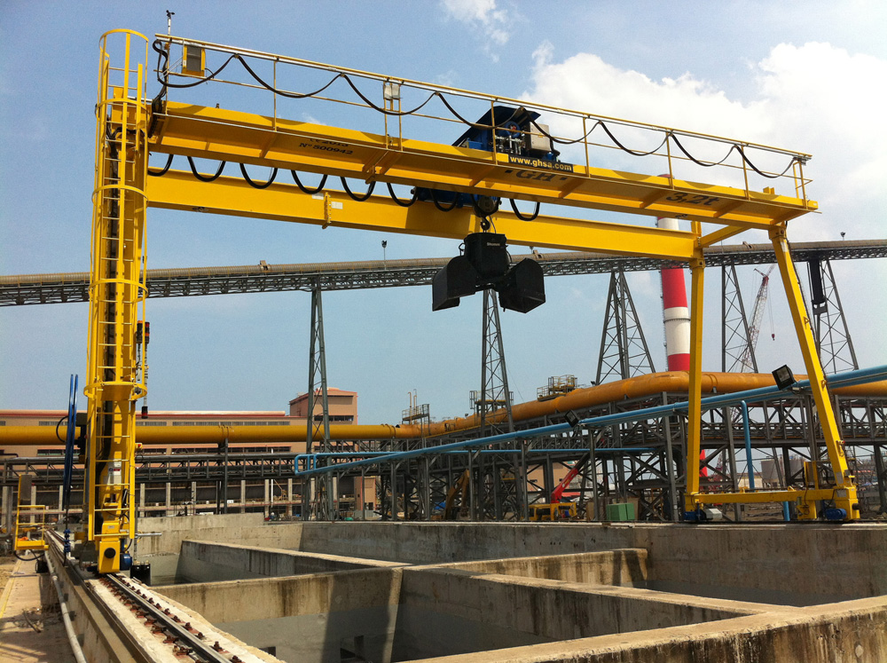 Grúa pórtico birrail con polipasto de 3,2t de capacidad de elevación para el cliente Paul Wurth instalada en Krakatau (Indonesia) Grúa pórtico birrail con polipasto de 3,2t de capacidad de elevación para el cliente Paul Wurth instalada en Krakatau (Indonesia)