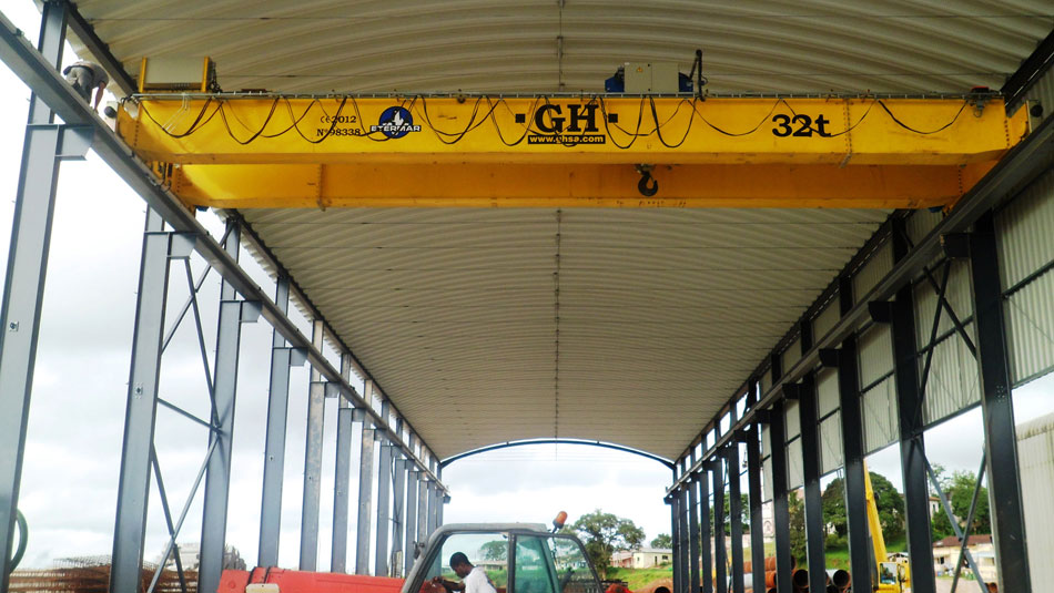 Grúa puente con polipasto birrail de 32t para cliente Etermar. Grúa puente con polipasto birrail de 32t para cliente Etermar.
