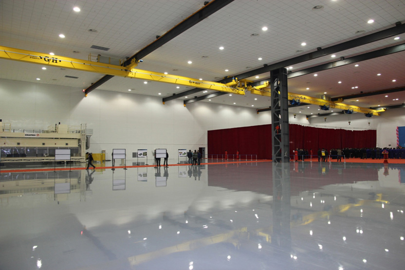 EOT crane for Airbus with two 10t hoists. EOT crane for Airbus with two 10t hoists.