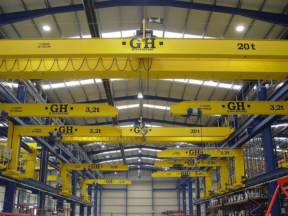 Installation of multiple cranes and cantilever GH Cranes and Components in the Steel constructions industry. COMANSA Installation of multiple cranes and cantilever GH Cranes and Components in the Steel constructions industry. COMANSA