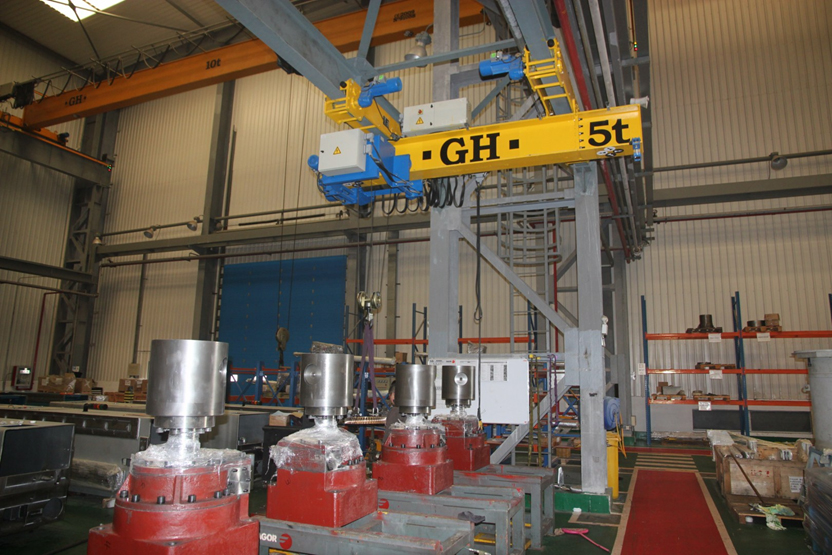 Suspended EOT with a 5t hoist for Fagor en Kunshan, in China. Suspended EOT with a 5t hoist for Fagor en Kunshan, in China.