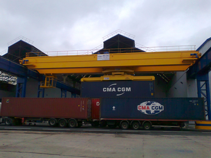 EOT crane para Flag Francia with a crab of two lifting capacities. EOT crane para Flag Francia with a crab of two lifting capacities.