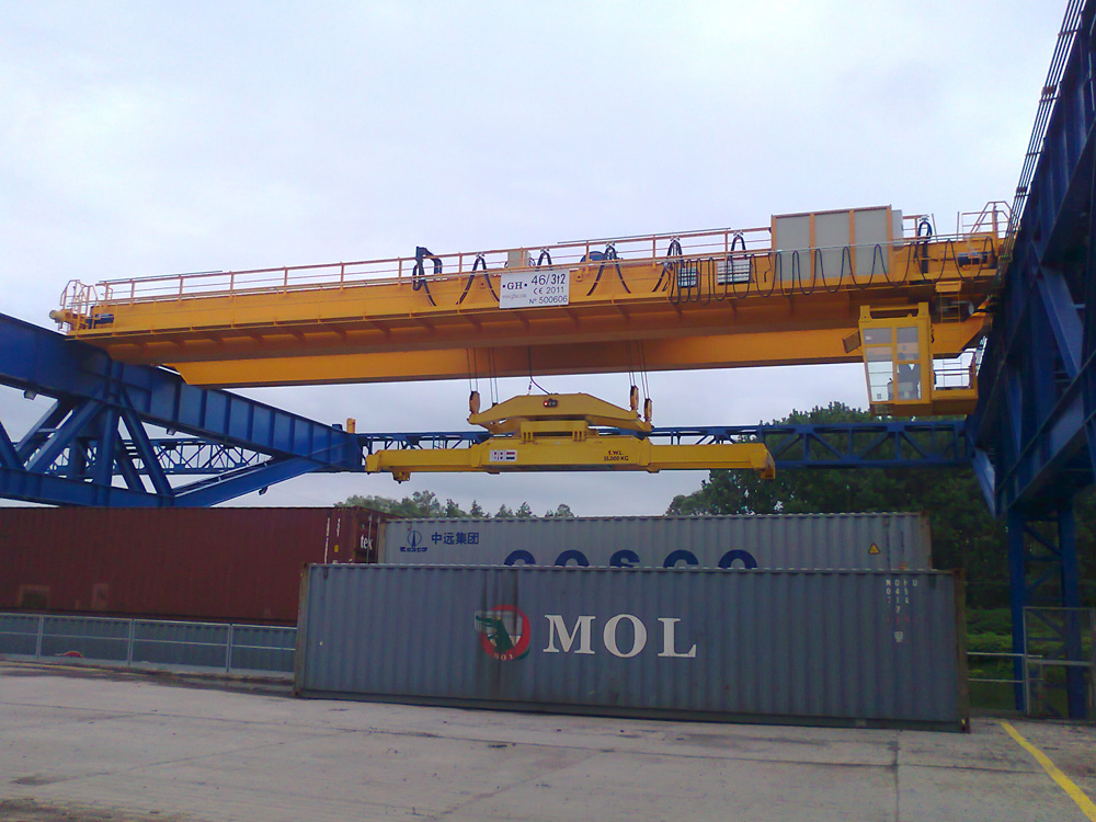 Grúa puente para contenedores para cliente SAS F.L.A.G en Francia Grúa puente para contenedores para cliente SAS F.L.A.G en Francia