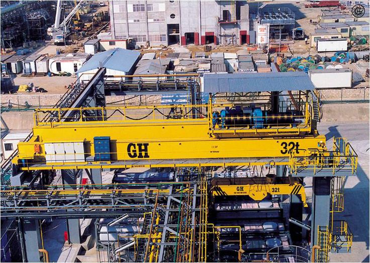 Instalación de pórtico GH Cranes and Components para el sector manipulación de contenedores. Instalación de pórtico GH Cranes and Components para el sector manipulación de contenedores.
