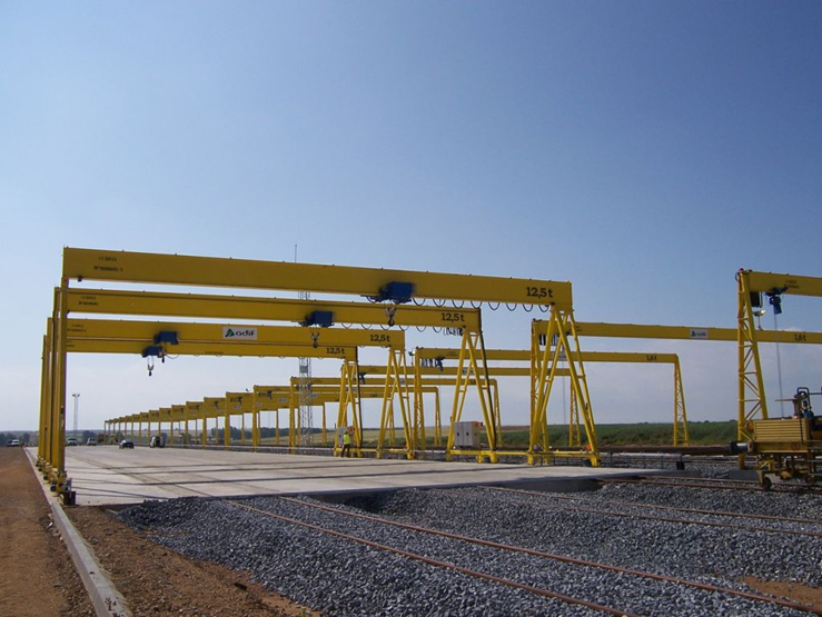 Goliath crane with 12.5t hoist for Adif. Goliath crane with 12.5t hoist for Adif.