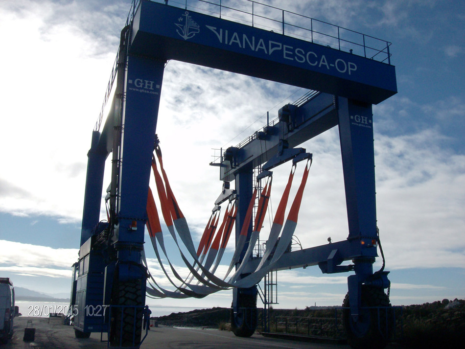 Pórtico automotor de 200 toneladas instalado en Vianapesca (Portugal). Pórtico automotor de 200 toneladas instalado en Vianapesca (Portugal).