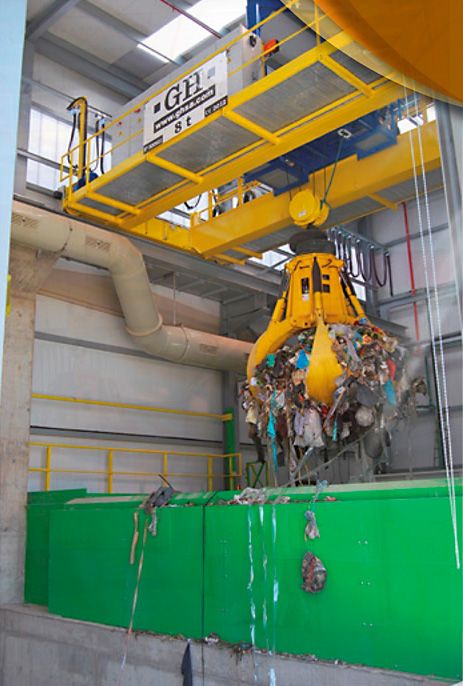 Instalación de grúa GH CRANES & COMPONENTS de 8t. con utillaje de pulpo para trabajo en el sector de los residuos sólidos urbanos. Caudete de las Fuentes, Valencia. Instalación de grúa GH CRANES & COMPONENTS de 8t. con utillaje de pulpo para trabajo en el sector de los residuos sólidos urbanos. Caudete de las Fuentes, Valencia.